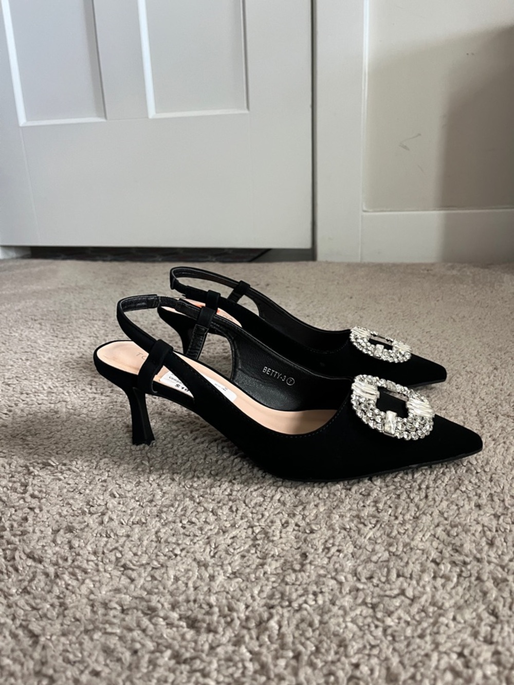 TOP Moda Black Pointed Slingback Kitten Heels with Crystal Buckle - Picture 7 of 13